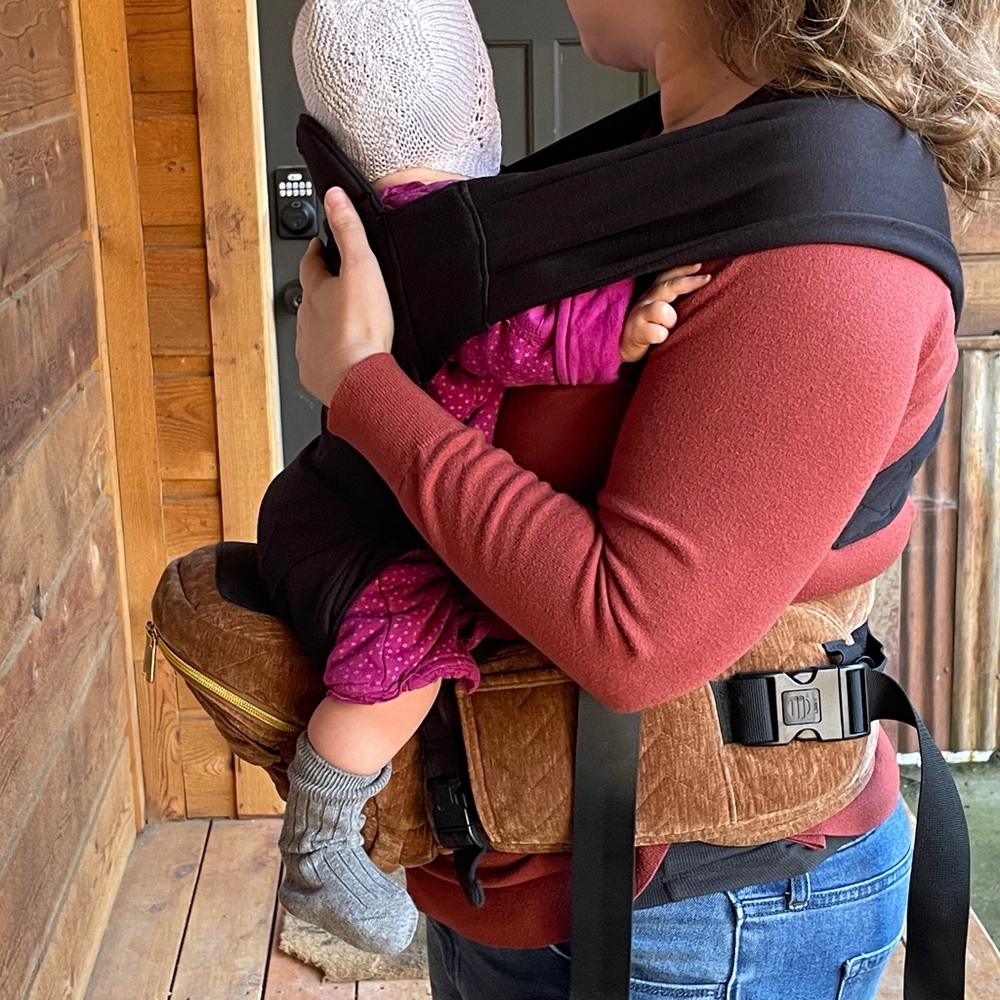 Tushbaby Velvet Hip Carrier and Snug